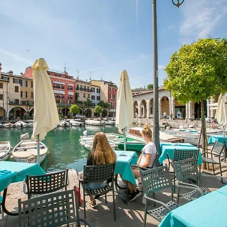 Buglio In Monte Sleeps 5 Pool Wifi Feriehus Padenghe sul Garda