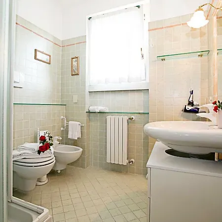 Feriehus Buglio In Monte Sleeps 5 Pool Wifi Padenghe sul Garda
