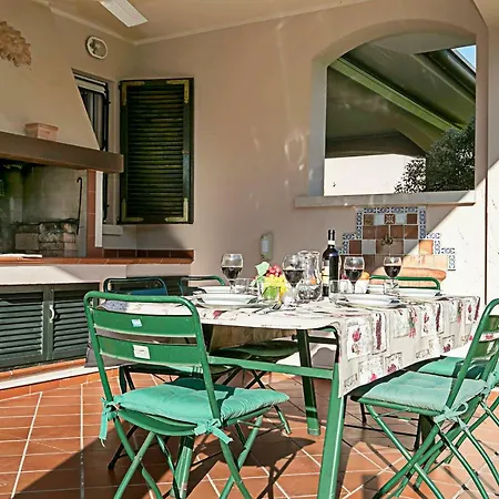 Buglio In Monte Sleeps 5 Pool Wifi Feriehus Padenghe sul Garda