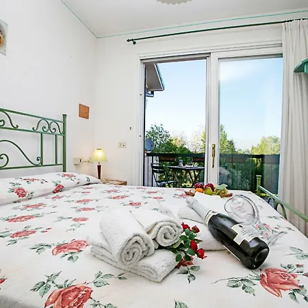 Feriehus Buglio In Monte Sleeps 5 Pool Wifi Padenghe sul Garda