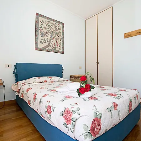 Buglio In Monte Sleeps 5 Pool Wifi Feriehus Padenghe sul Garda